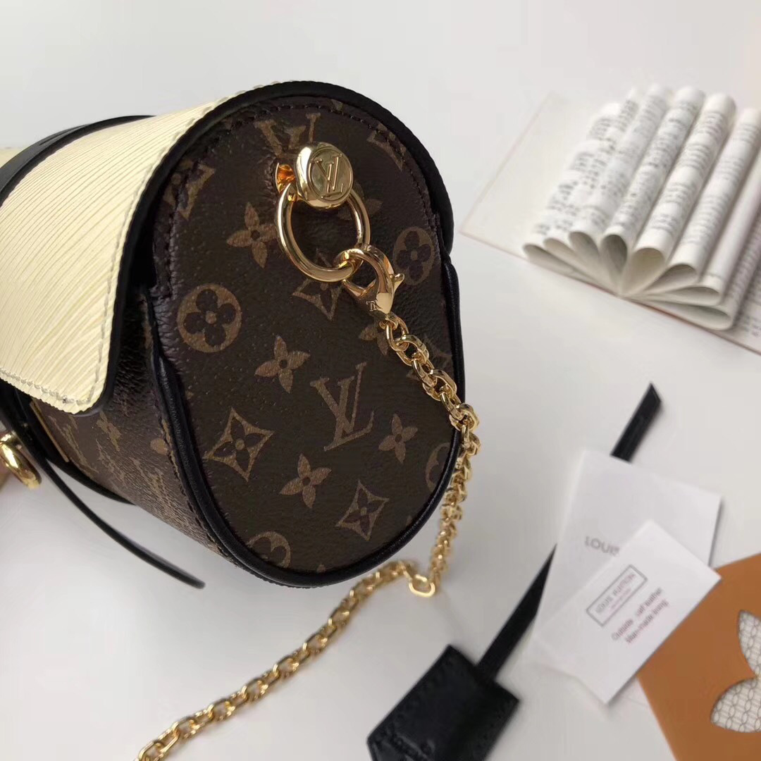 L0vis Vvtt0n fashion Chain bag M44158 White