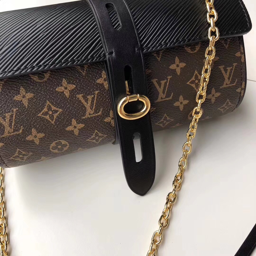 L0vis Vvtt0n fashion Chain bag M44158 black