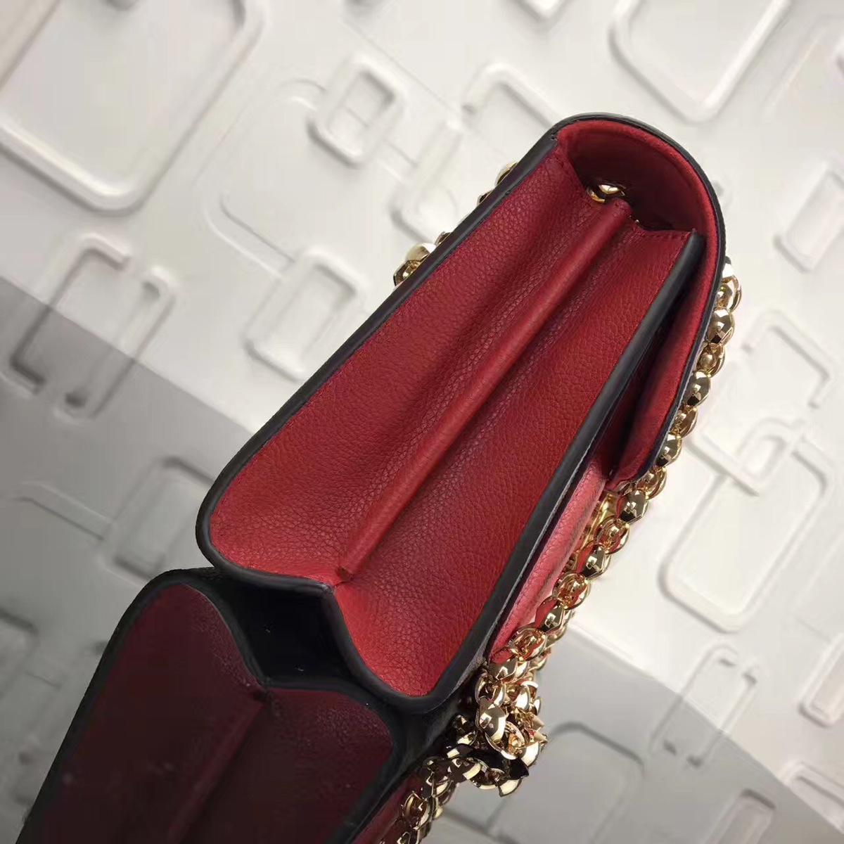 L0vis Vvtt0n original Monogram canvas lady chain bag red VICTOIRE handbag M41731