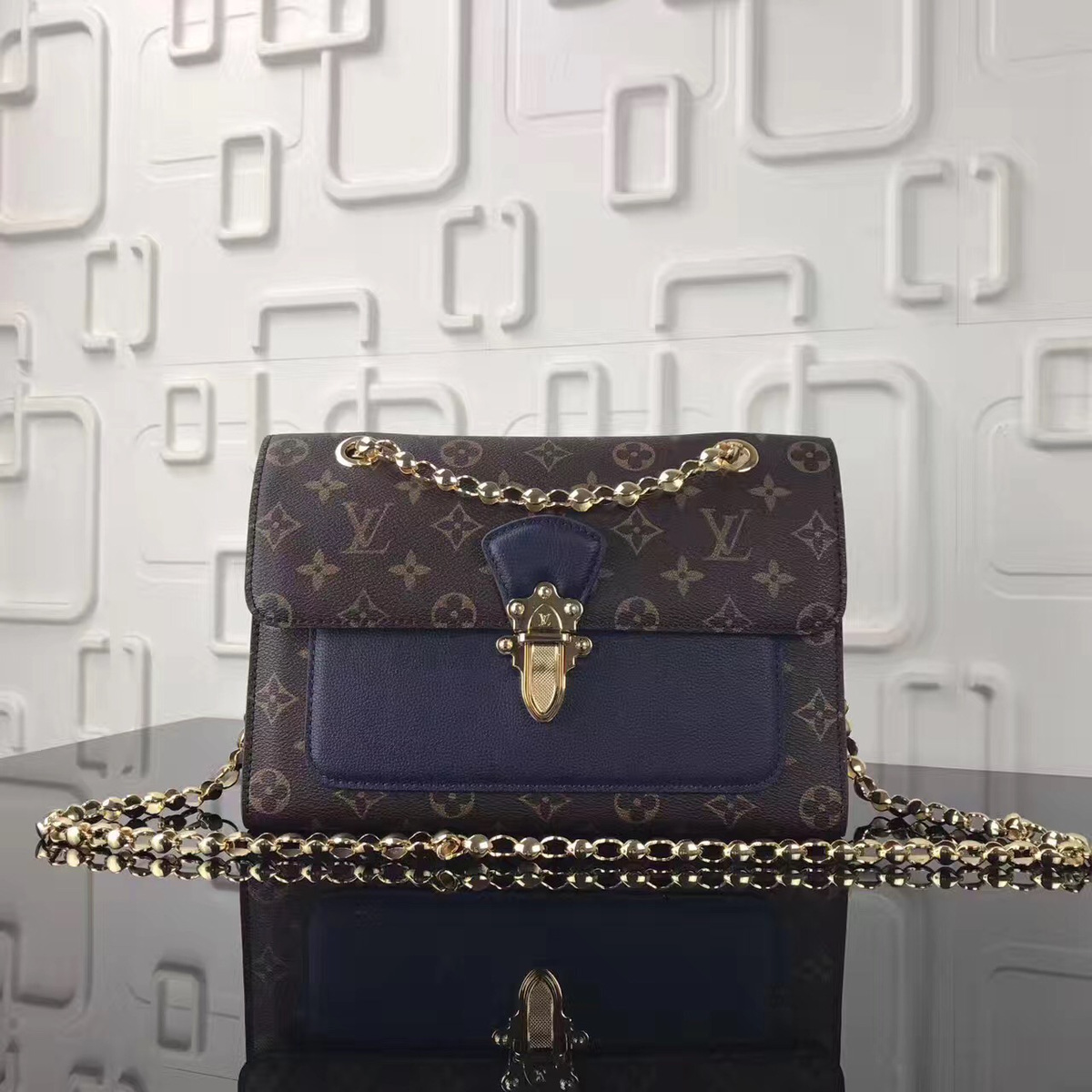 L0vis Vvtt0n Monogram canvas chain blue bag VICTOIRE handbag M41731