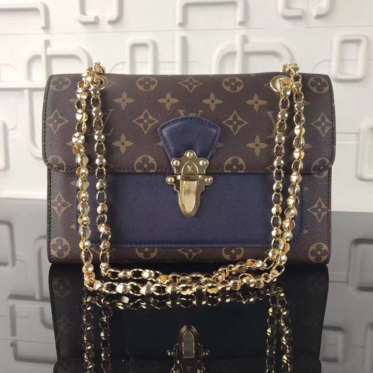 L0vis Vvtt0n Monogram canvas chain blue bag VICTOIRE handbag M41731