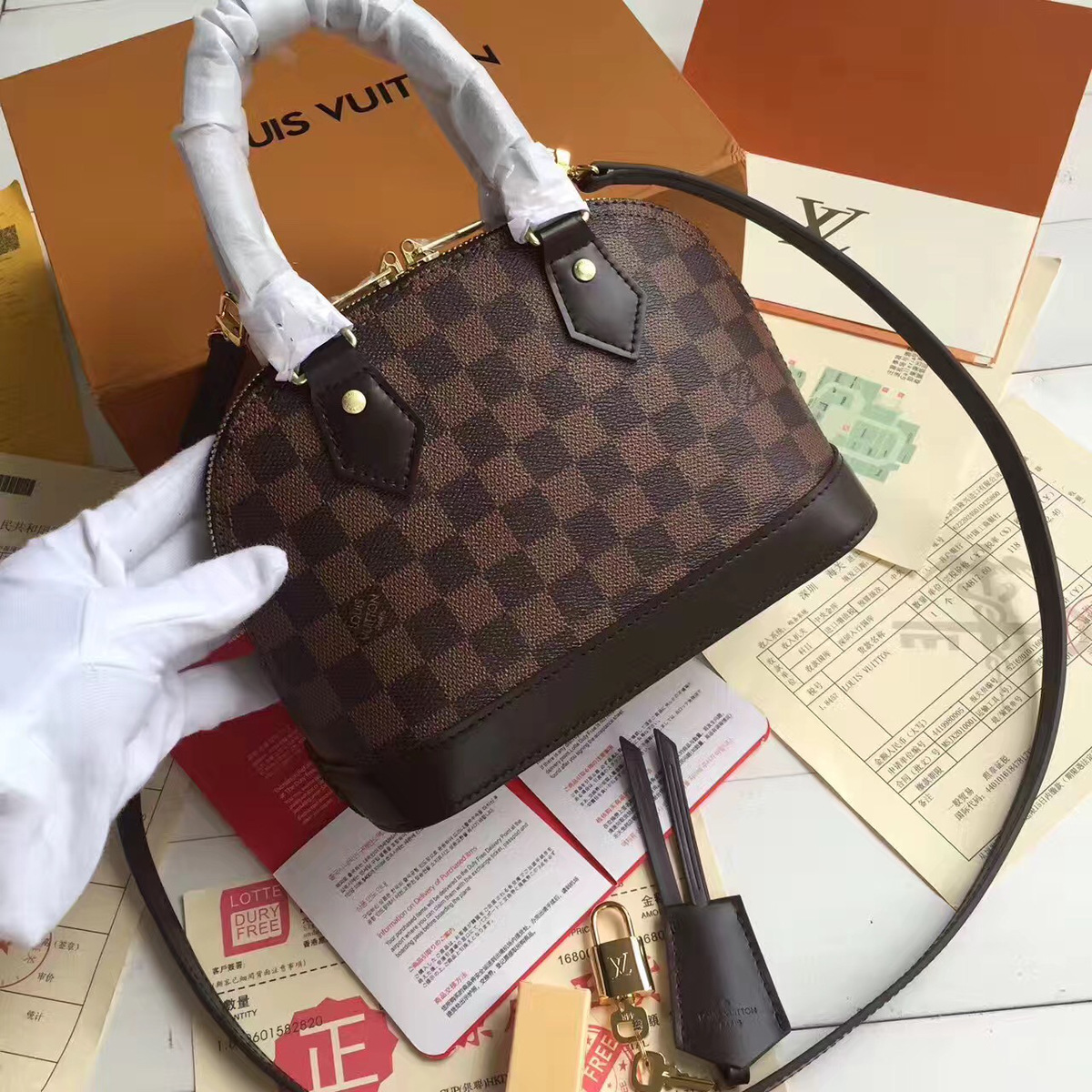 L0vis Vvtt0n Small Shell Bag Monogram M59152