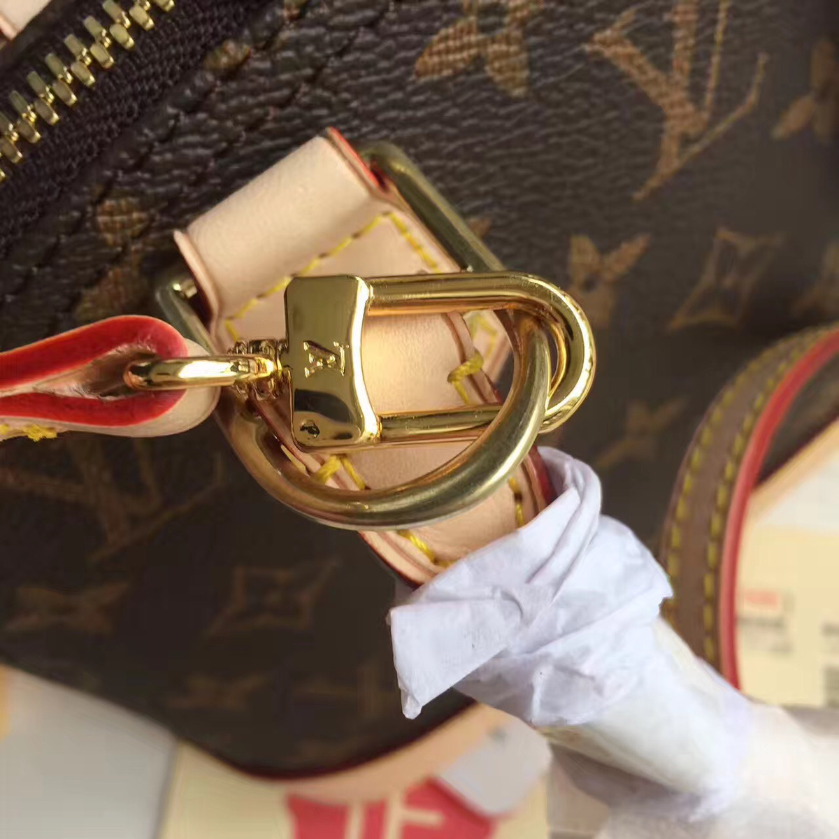L0vis Vvtt0n Small Shell Bag Monogram M53152