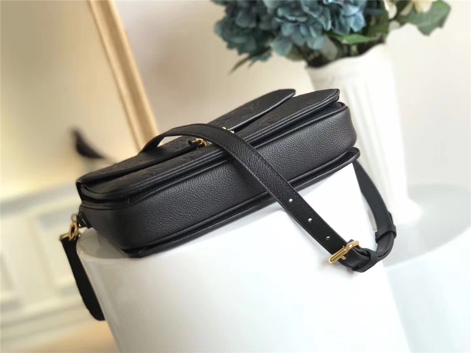 L0vis Vvtt0n Cowskin Pochette Metis Bag with Black monogram empreinte M41487 - 25 x 19 x 7cm