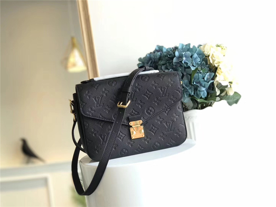 L0vis Vvtt0n Cowskin Pochette Metis Bag with Black monogram empreinte M41487 - 25 x 19 x 7cm