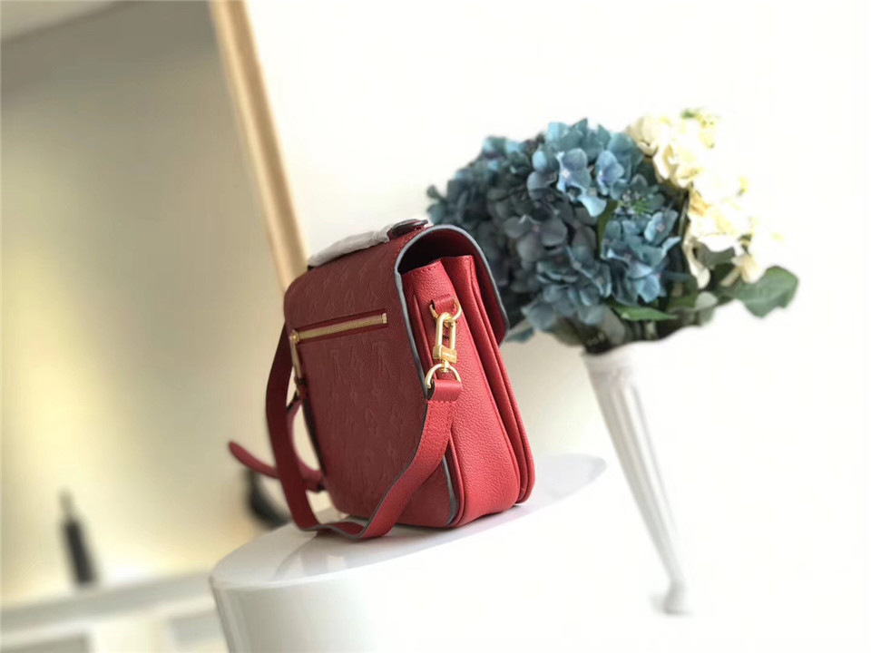 L0vis Vvtt0n Cowskin Pochette Metis Bag with Red M41485 monogram empreinte