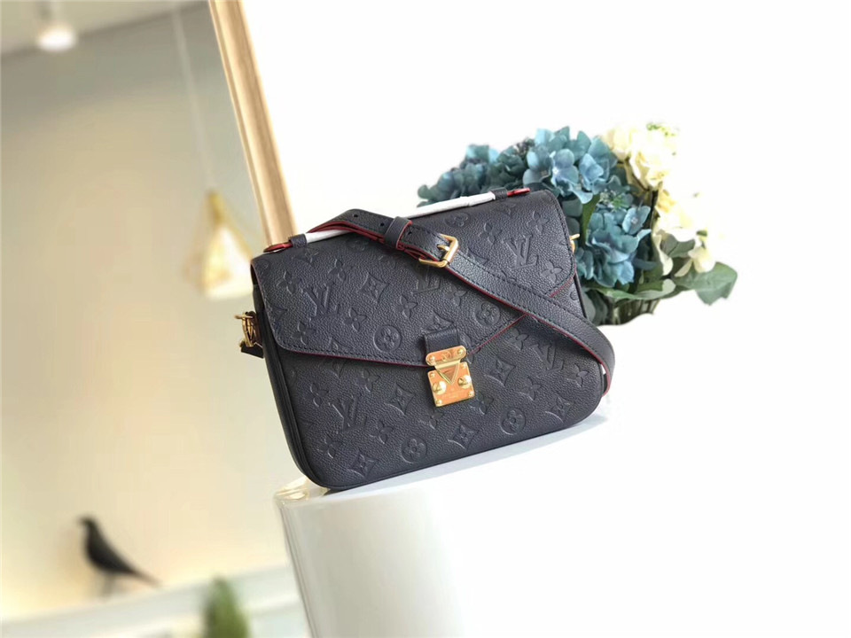L0vis Vvtt0n Cowskin Pochette Metis Bag with Blue M41485 monogram empreinte