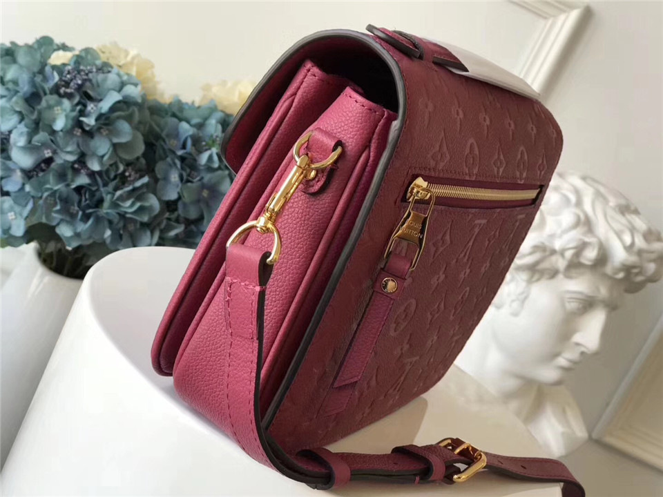 L0vis Vvtt0n Cowskin Pochette Metis Bag with Rose Red M41485 monogram empreinte