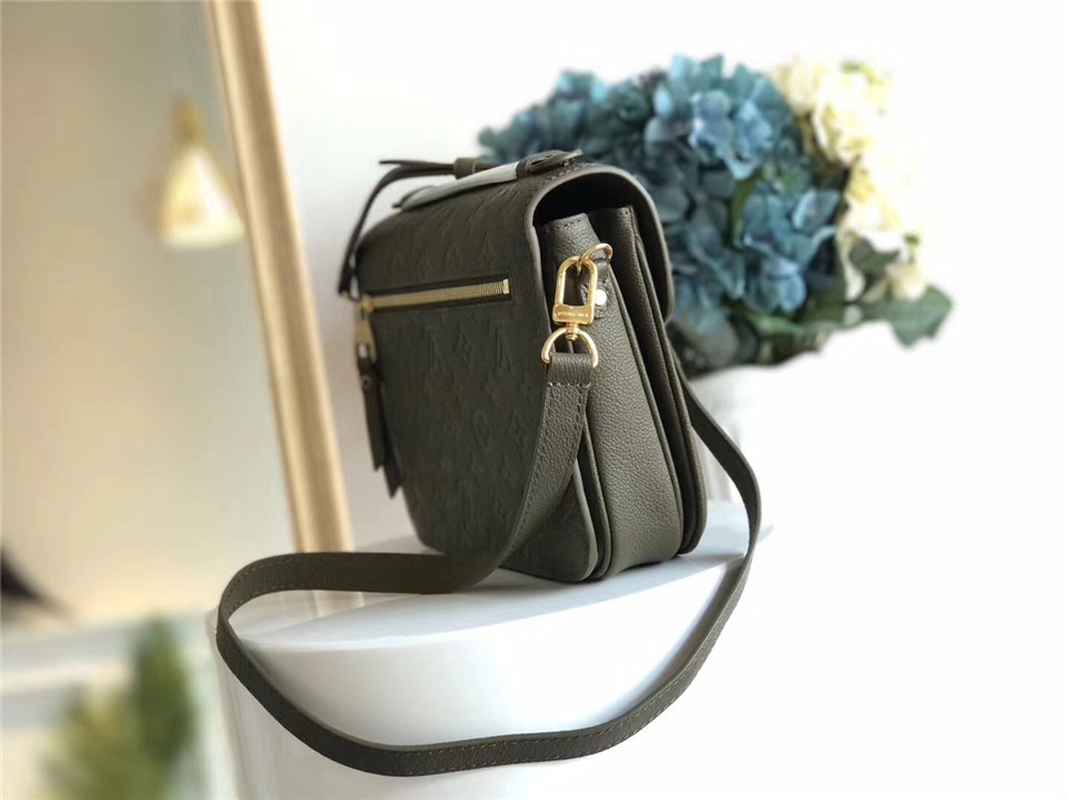 L0vis Vvtt0n Cowskin Pochette Metis Bag with Dark Green M41485 monogram empreinte