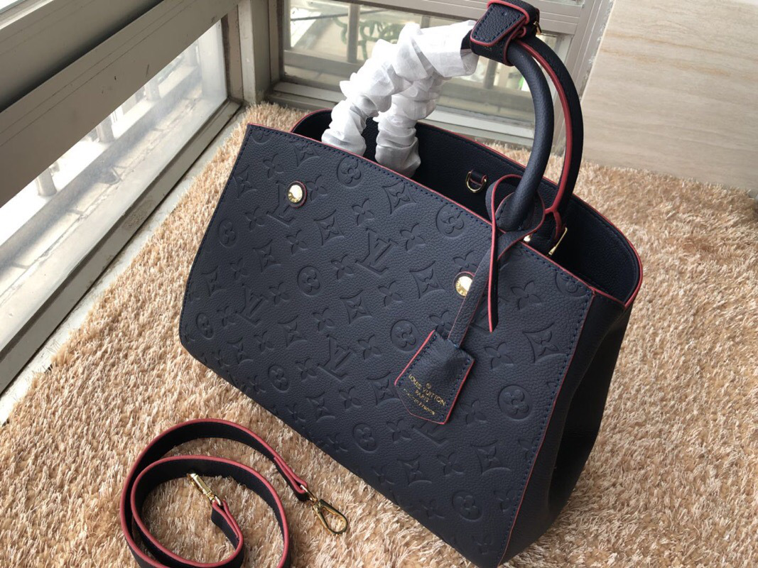L0vis Vvtt0n Montaigne Medium Bag with Navy Blue M41046