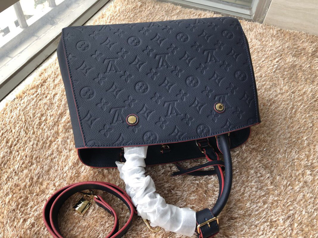 L0vis Vvtt0n Montaigne Medium Bag with Navy Blue M41046