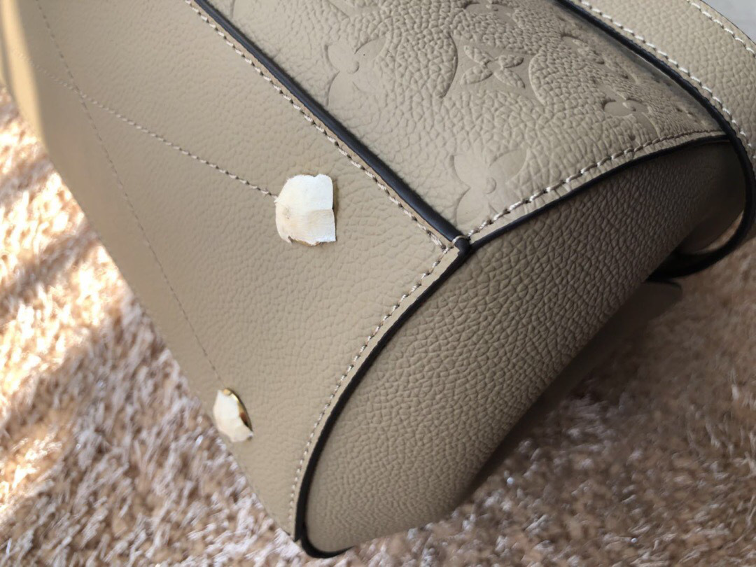 L0vis Vvtt0n Montaigne Medium Bag with Off White M41046