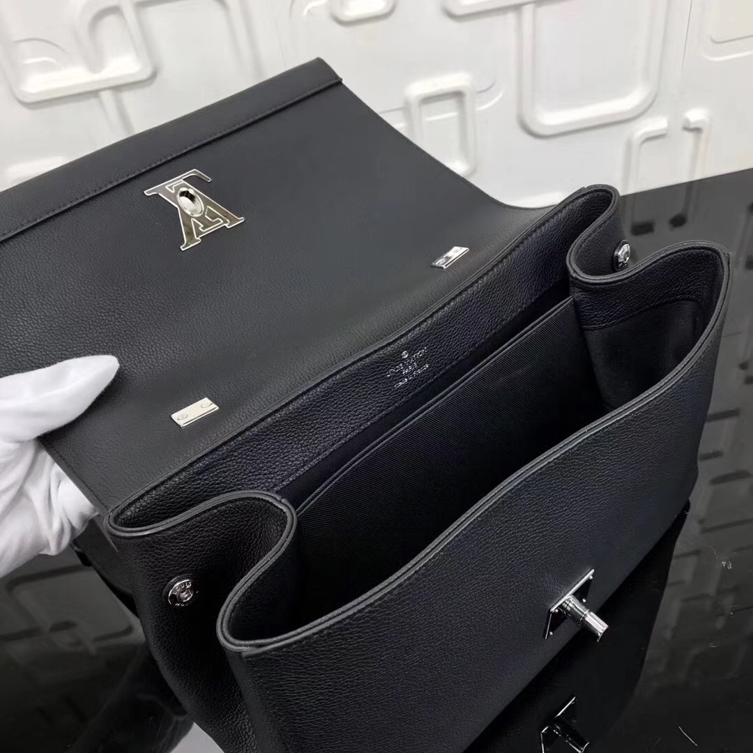 L0vis Vvtt0n Lockme Black Bag M50250