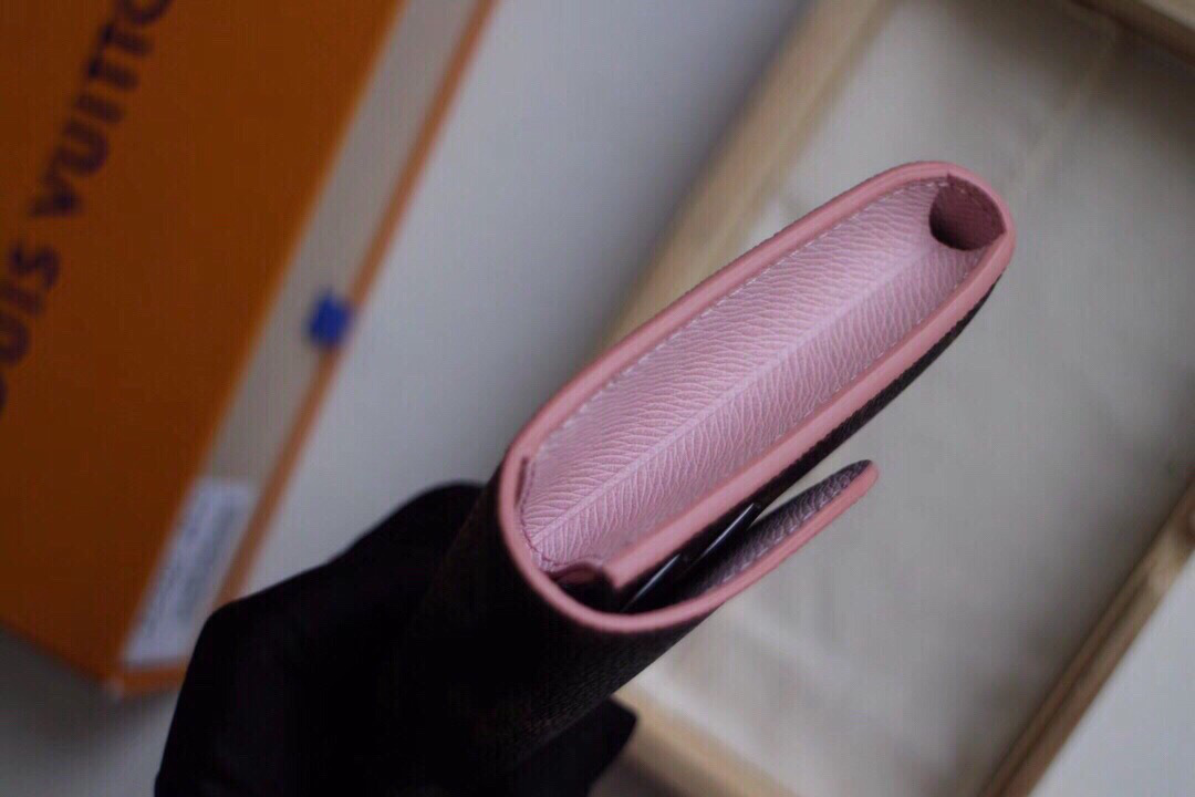 L0vis Vvtt0n Emilie Pink Wallet M64202