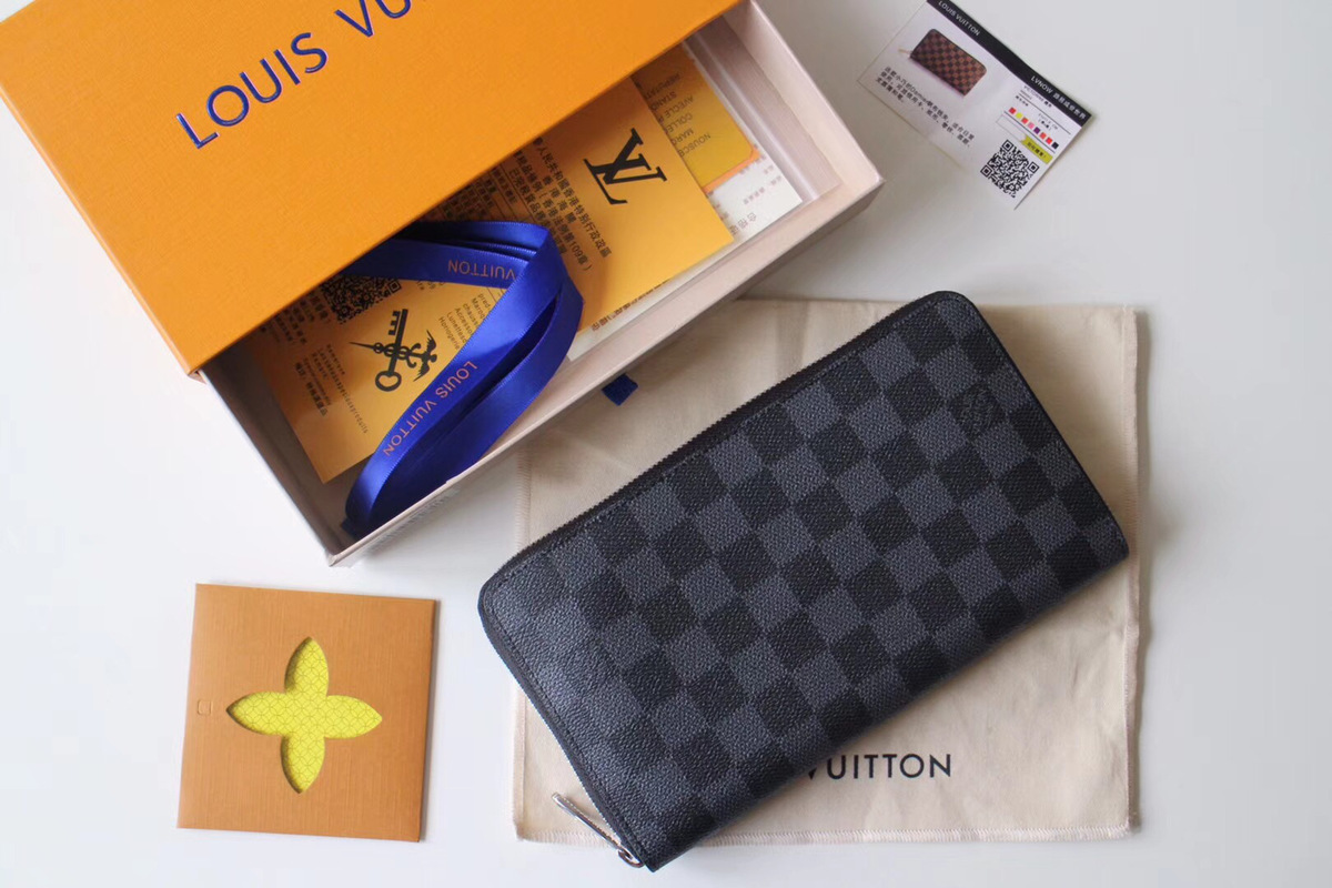 L0vis Vvtt0n ZIPPY ORGANIZER Monogram Black Wallet M60002A