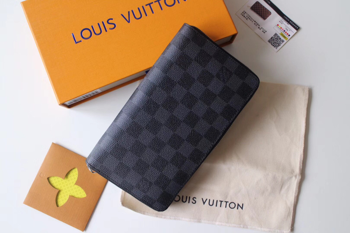 L0vis Vvtt0n ZIPPY ORGANIZER Monogram Black Wallet M60002A