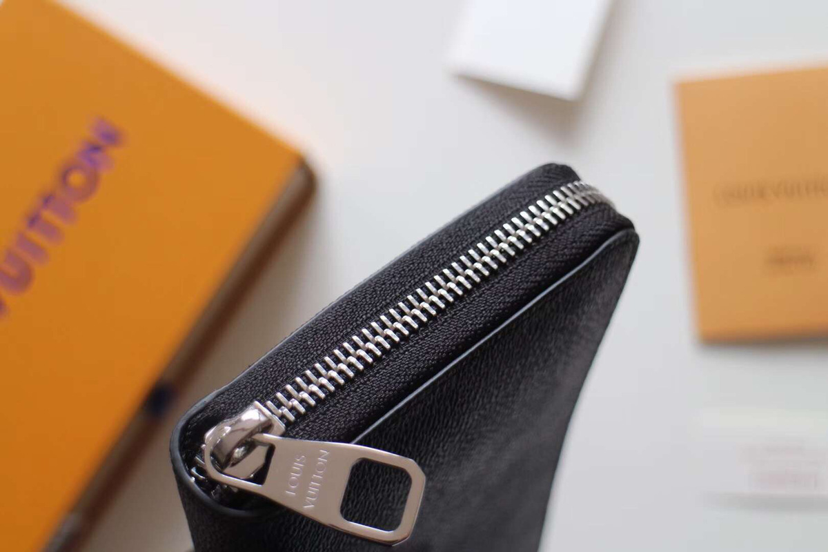 L0vis Vvtt0n Original Monogram Canvas Black Wallet N60017