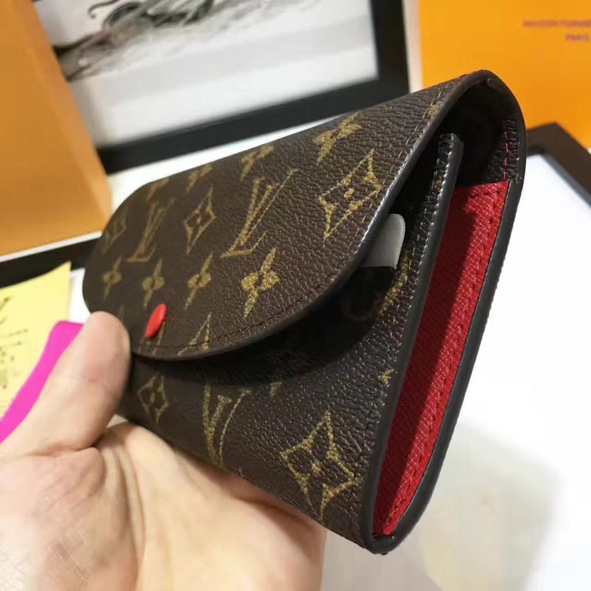 L0vis Vvtt0n Monogram Canvas Emilie Wallet