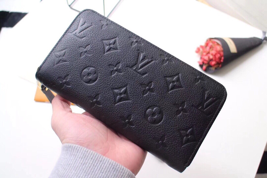 L0vis Vvtt0n ZIPPY Black WALLET Monogram Empreinte Leather