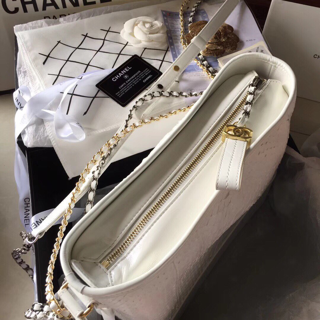 Ch**el Gabrielle Snakeskin small hobo bag White 20cm