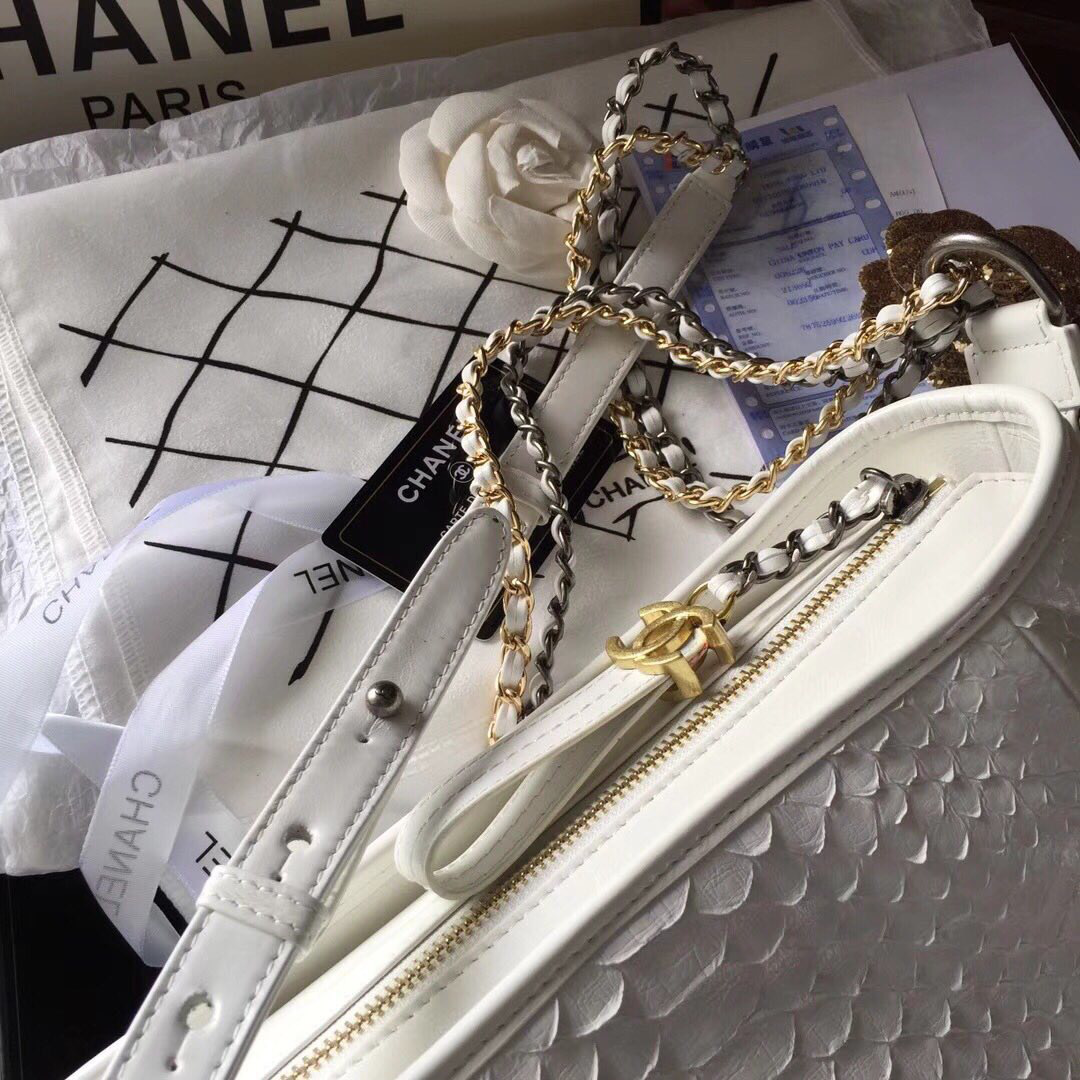 Ch**el Gabrielle Snakeskin small hobo bag White 20cm