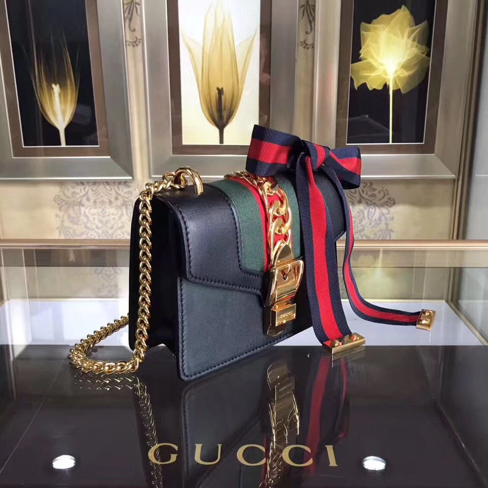 Gvc*1 Sylvie leather mini chain bag in Black 431666
