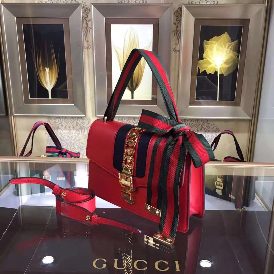 Gvc*1 Sylvie shoulder bag in Red leather 421882