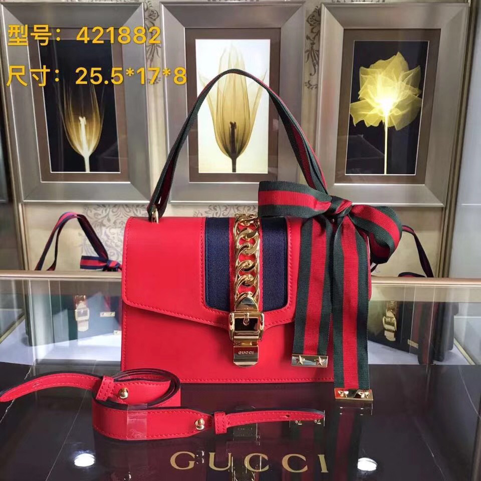 Gvc*1 Sylvie shoulder bag in Red leather 421882