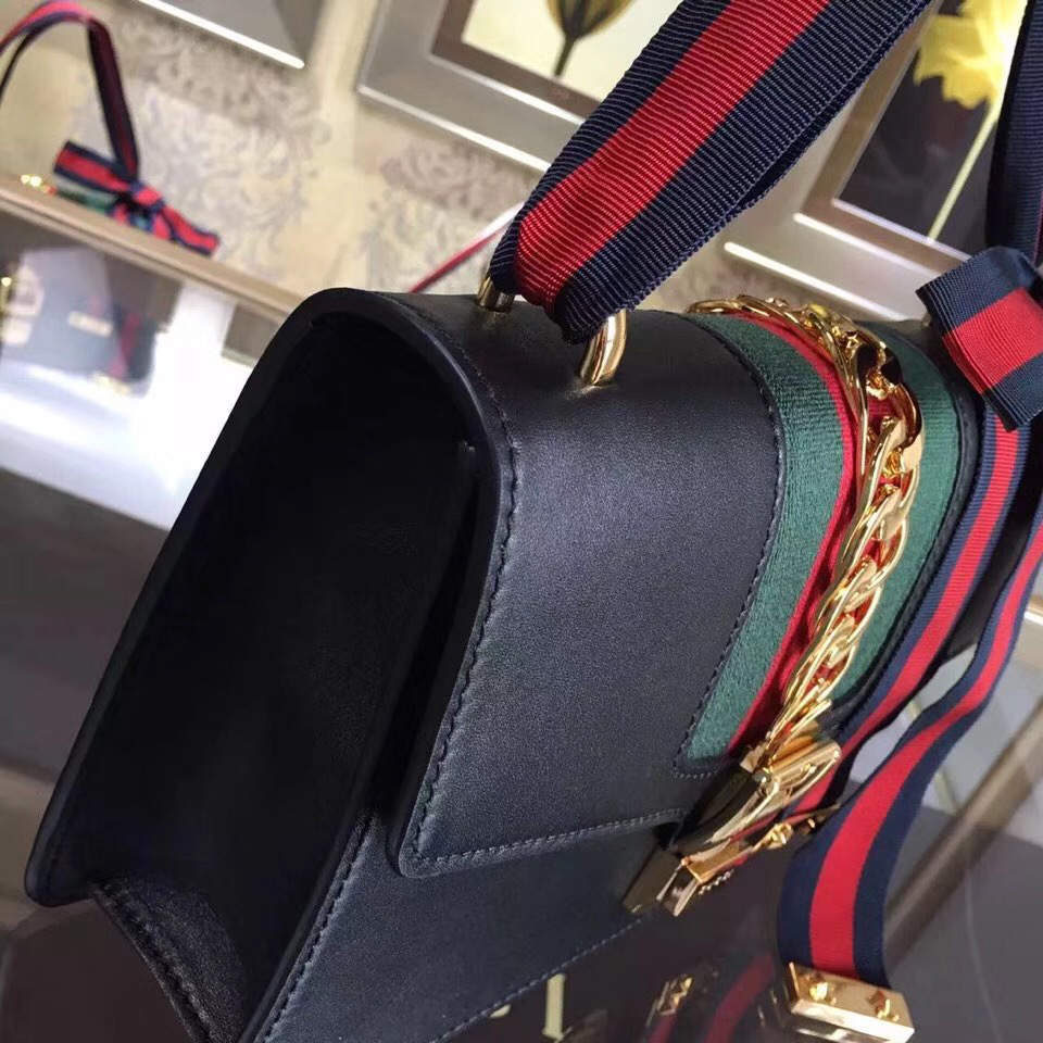 Gvc*1 Sylvie shoulder bag in Black leather 421882