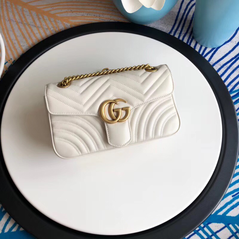 Gvc*1 Marmont matelassé shoulder bag in White 443497