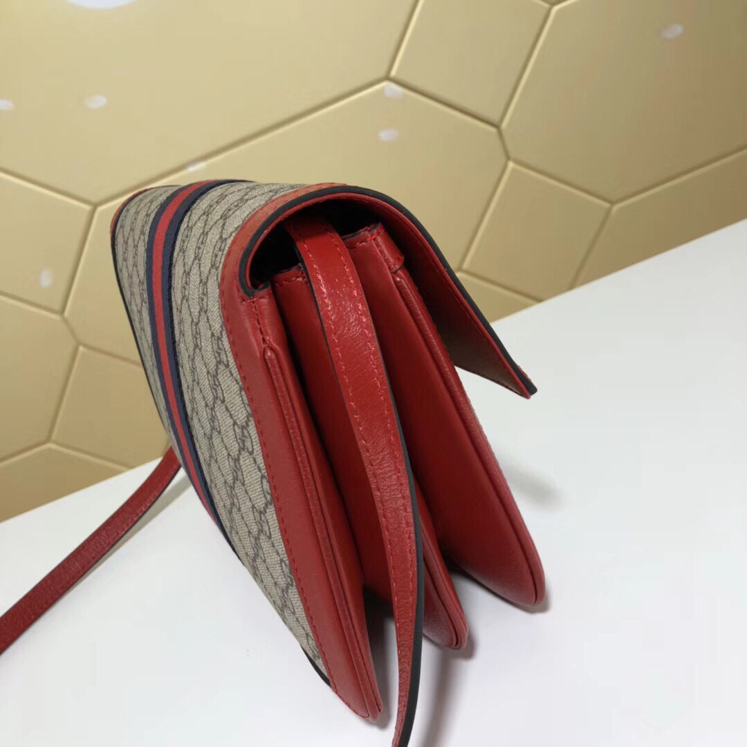 Gvc*1 Queen Margaret Svp*me medium shoulder bag in Red 524356