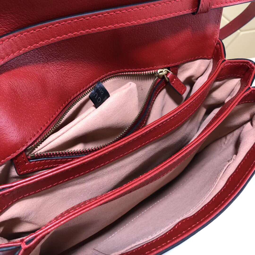 Gvc*1 Queen Margaret Svp*me medium shoulder bag in Red 524356