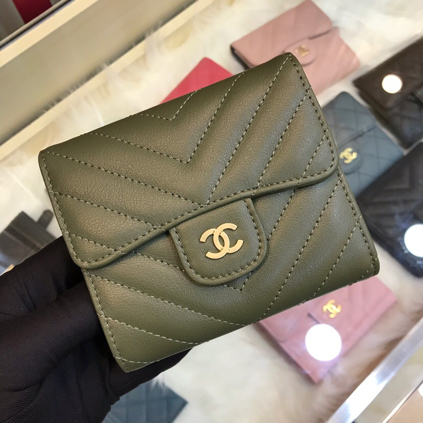 Ch**el Calfskin Leather Plain Folding Green Wallets 82288