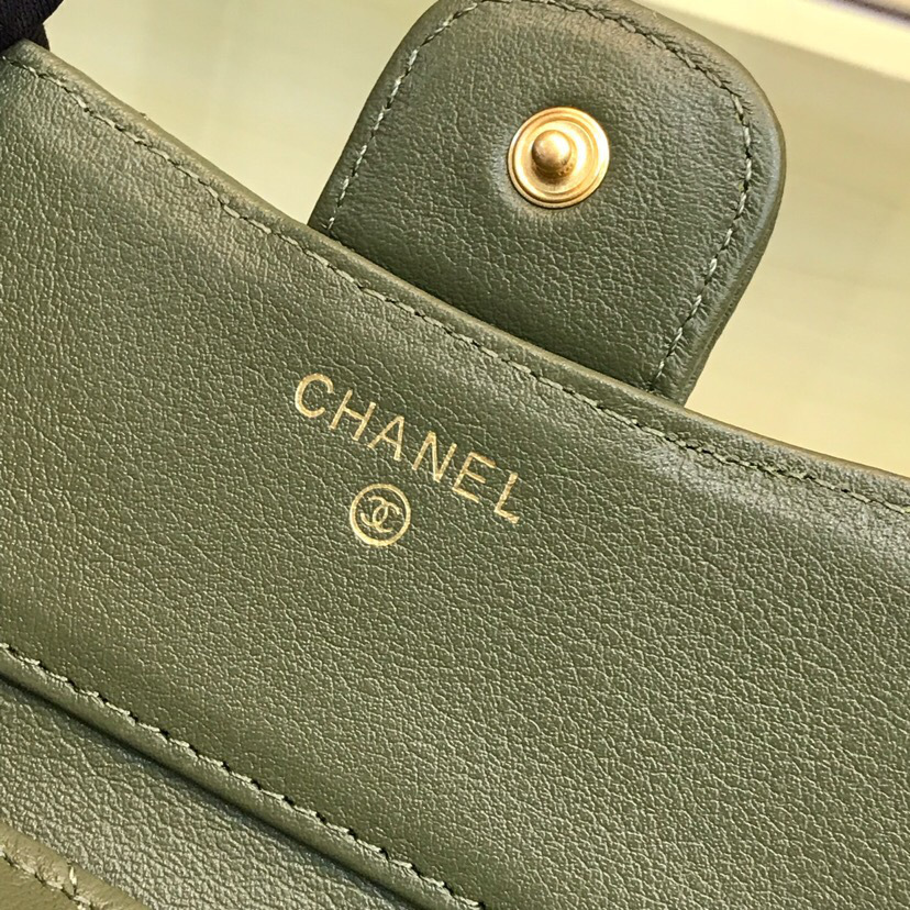 Ch**el Calfskin Leather Plain Folding Green Wallets 82288
