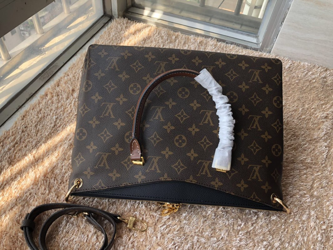 L0vis Vvtt0n Monogram Pallas in Black M40906