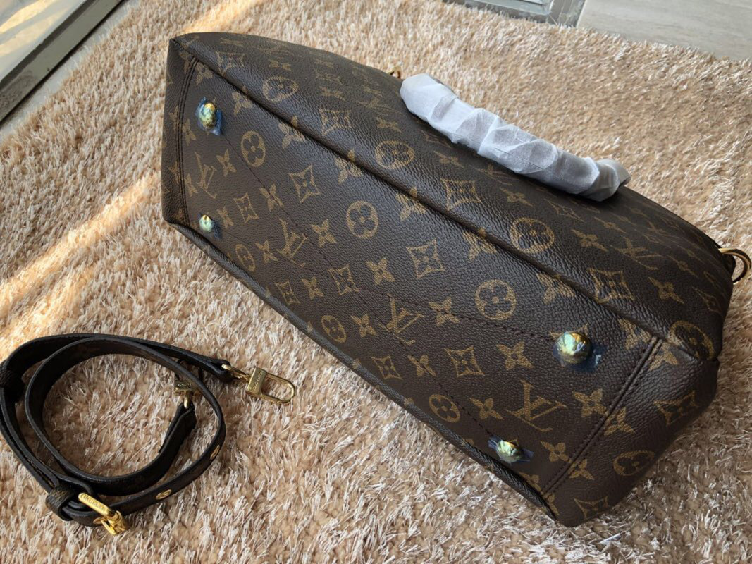 L0vis Vvtt0n Monogram Pallas in Black M40906