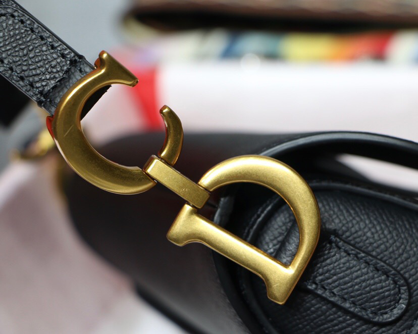 D10r Oblique Calfskin leather Saddle Small Bag in Black
