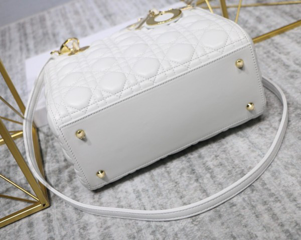 D10r Lady White Handbag With Gold Hardware 24CM