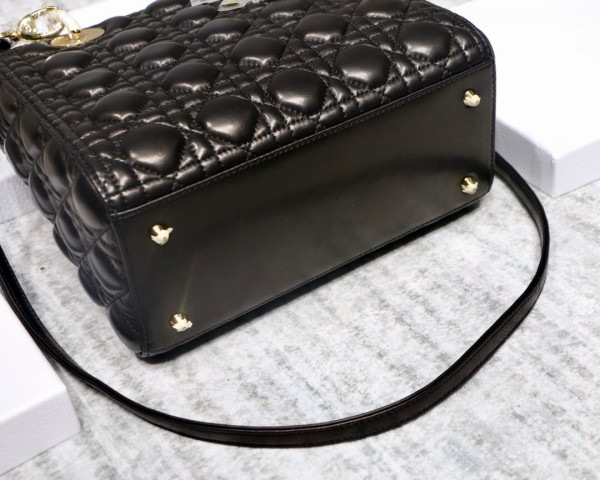 D10r Lady Black Handbag With Gold Hardware 24CM