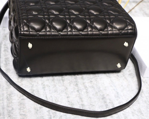D10r Lady Black Handbag With Silver Hardware 24CM