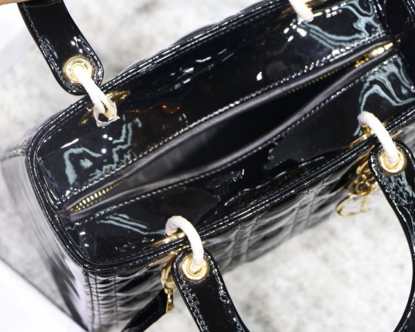 D10r Lady Handbag in Black With Gold Hardware 24CM