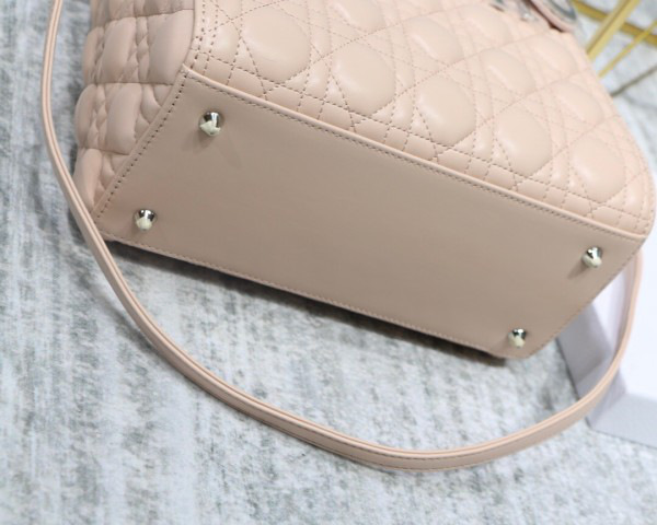 D10r Lady Light Pink Handbag With Silver Hardware 24CM