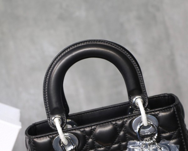D10r Lady Lambskin Black Handbag with Silver Hardware 20CM
