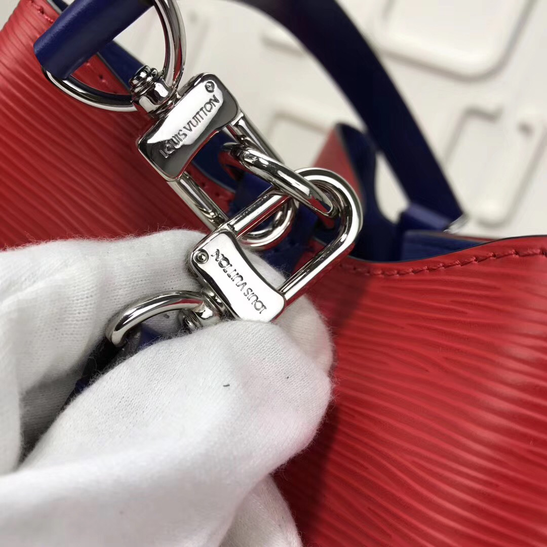 L0vis Vvtt0n Lockme Bucket EPI Leather in Red