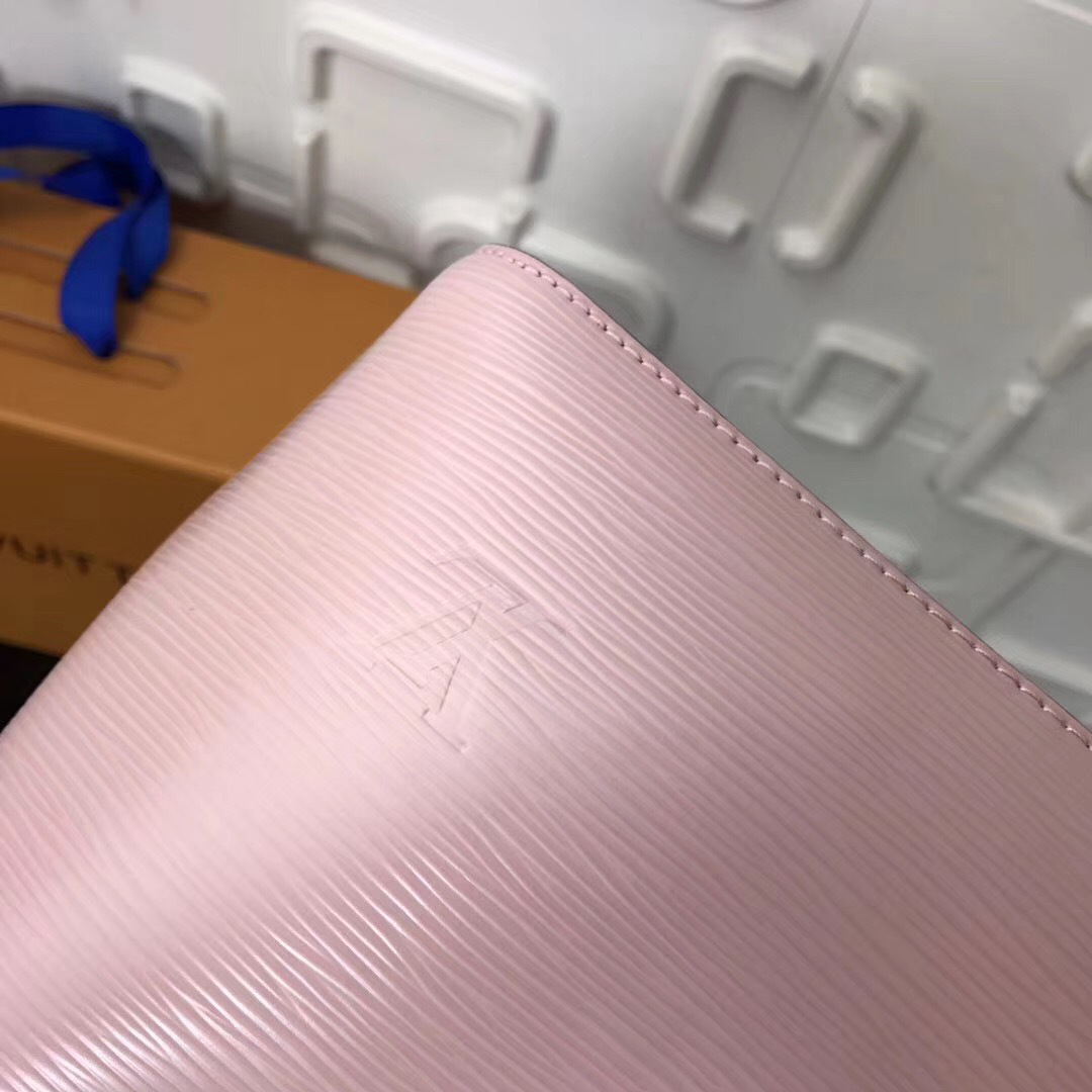 L0vis Vvtt0n Lockme Bucket EPI Leather in Pink
