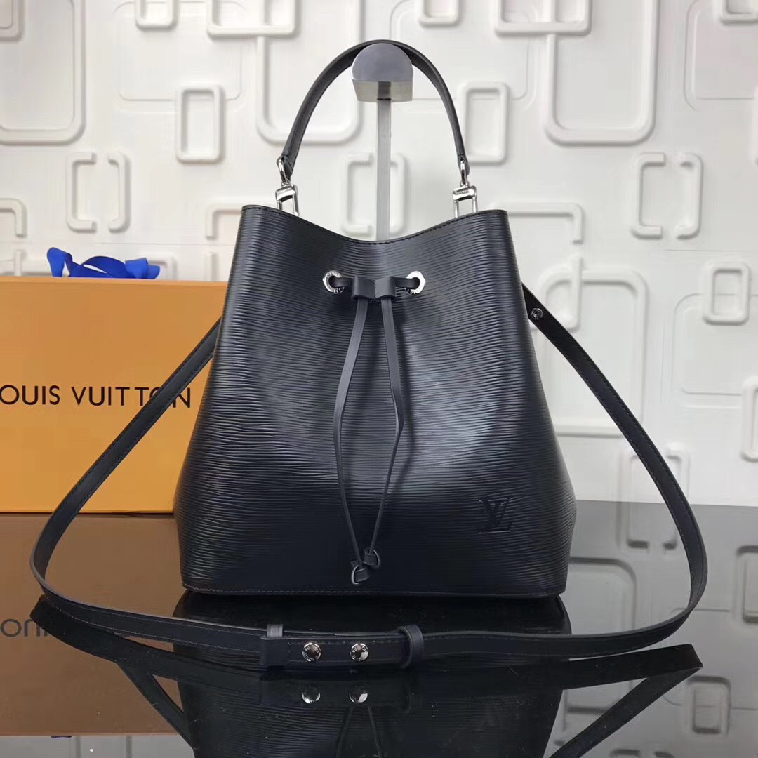 L0vis Vvtt0n Lockme Bucket EPI Leather in Black