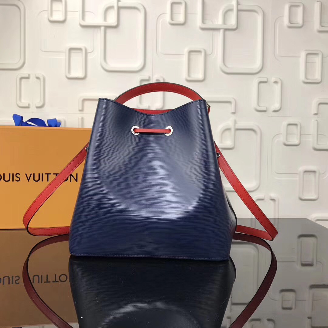 L0vis Vvtt0n Lockme Bucket EPI Leather in Blue