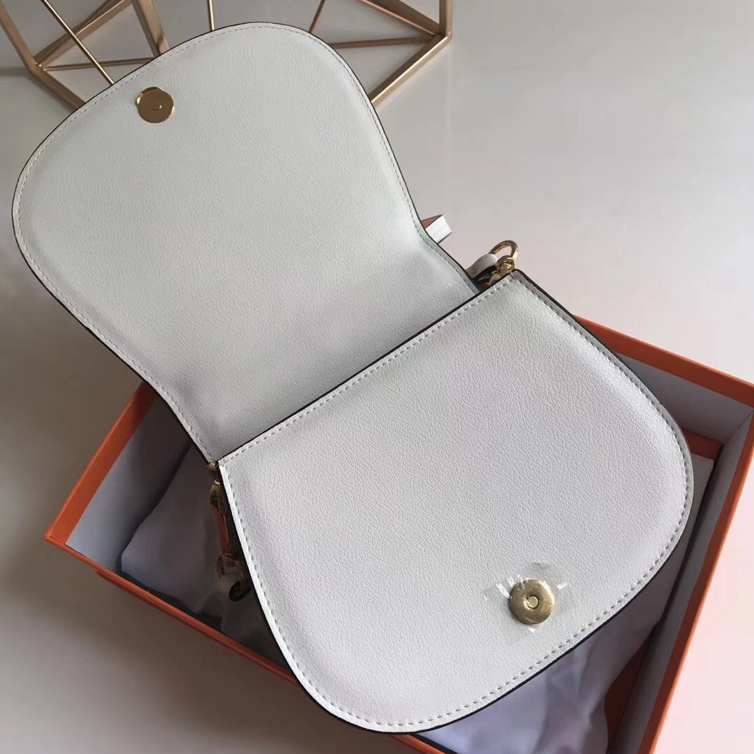 Chloe Medium Nile Bracelet Leather Crossbody Bag in White