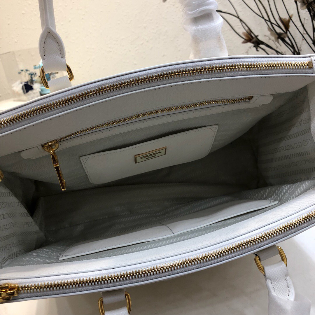 Pra*a Galleria Saffiano Leather Bag in White