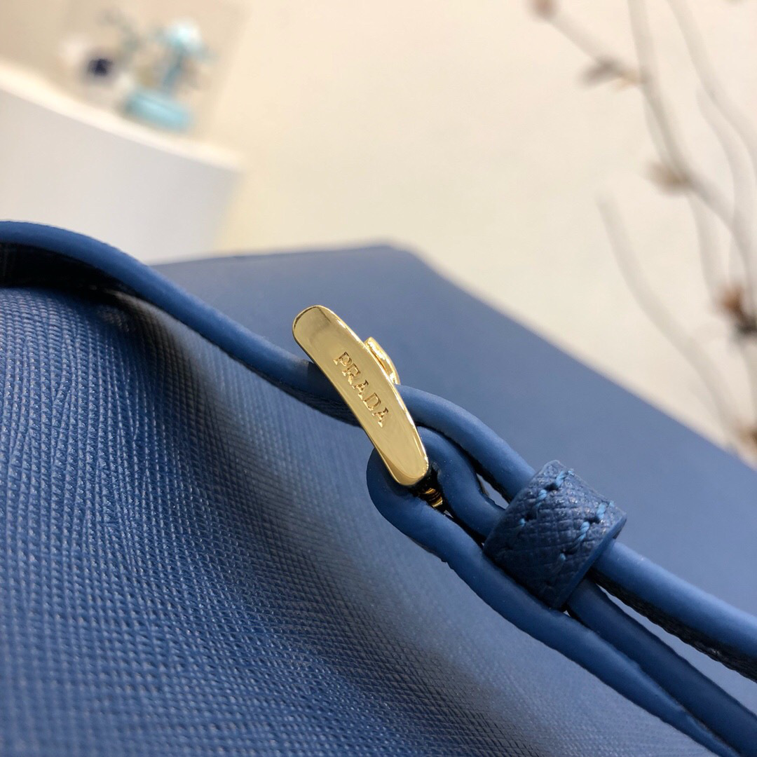Pra*a Galleria Saffiano Leather Bag in Blue